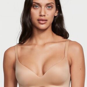 Victoria’s Secret Demi Plunge Wireless Nude Bra - Size 40DD